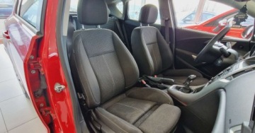 Opel Astra J Hatchback 5d 1.6 Twinport ECOTEC 115KM 2009 Opel Astra 5d 1.6 Twinport ECOTEC 115KM 1.6 Benzyna 116KM, zdjęcie 6