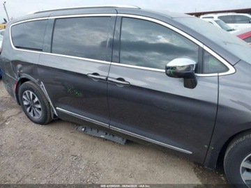 Chrysler Pacifica II 2021 Chrysler Pacifica Hybrid Limited 2021 3.6l 3.6 Hybryda 260KM, zdjęcie 6
