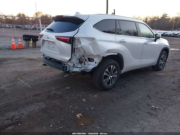 Toyota Highlander III 2024 Toyota Highlander xle, 2024r., 4x4, 2.4L 2.4 Benzyna 265KM, zdjęcie 3