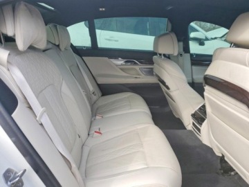 BMW Seria 7 G11-G12 Sedan Facelifting 4.4 750i 530KM 2020 BMW Seria 7 2020r., 750 Xi, 4.4L, od ubezpieczalni 4.4 Benzyna 530KM, zdjęcie 8