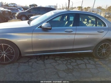 Mercedes Klasa C W205 2019 Mercedes-Benz Klasa C 2019r., c300, od ubezpieczalni 2.0 Benzyna 255KM, zdjęcie 3