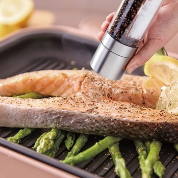 Электрическая мельница для соли и перца, стальная, автоматическая.