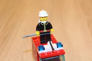 LEGO CITY TOWN АВТОМОБИЛЬНАЯ ПОЖАРНАЯ ДЕПАРТАМЕНТ 6643-2