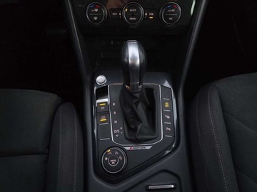 Volkswagen Tiguan II SUV 2.0 TSI 180KM 2018 Volkswagen Tiguan 2.0TSI 180KM 4x4 DSG R-Line Pakiety: Drogowy Plus - Prem, zdjęcie 26