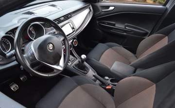 Alfa Romeo Giulietta Nuova II Hatchback 5d Facelifting 2.0 JTD 16v 150KM 2015 Alfa Romeo Giulietta 2,0 JTDM 150 km LED Klima..., zdjęcie 16