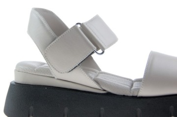 САНДАЛИИ BOMBONELLA 524.2033 КОЖА БЕЖЕВЫЙ Р. 40