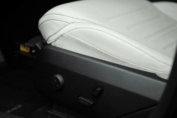 Mercedes GLC C254/X254 Coupe 2.0 200 204KM 2024 Mercedes-Benz GLC Jasne wnetrze 200 4Matic Coupe AMG Salon PL Autotrade, zdjęcie 18