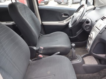 Toyota Yaris II Hatchback 5d 1.4 D-4D 90KM 2009 Toyota Yaris 1.4 D-4D, Klima, El. szyby, zdjęcie 8