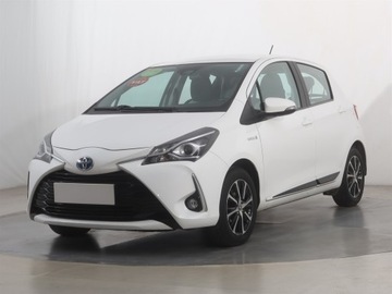 Toyota Yaris III Hatchback 5d Facelifting 2017 1.5 Hybrid 100KM 2018 Toyota Yaris 1.5 Hybrid, Salon Polska, Automat, zdjęcie 1