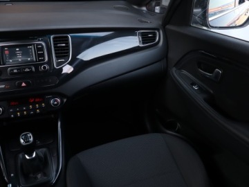 Kia Carens IV Minivan 1.7 VGT CRDI 136KM 2013 Kia Carens 1.7 CRDi, Salon Polska, Klima, zdjęcie 7