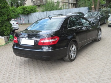 Mercedes Klasa E W211 Sedan W211 2.1 (220 CDI) 170KM 2009 Mercedes E E 220 CDI, 167 KM, Automat, Skóra, zdjęcie 4