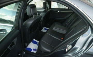Mercedes Klasa C W204 Limuzyna 3.5 350 CGI BlueEFFICIENCY 306KM 2013 Mercedes-Benz Klasa C Mercedes-Benz Klasa C W204 3,5 V6(306 PS)4MATIC Auto, zdjęcie 21