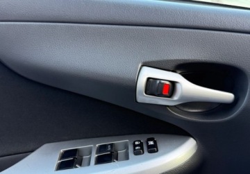 Toyota Corolla X Sedan Facelifting 1.6 Valvematic 132KM 2011 Toyota Corolla salon Polska 1.6 Benzyna 132KM, zdjęcie 8