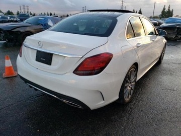 Mercedes Klasa C W205 2019 Mercedes-Benz Klasa C MERCEDES-BENZ C 300, 2019r., 2.0L, uszkodzony bok 2.0, zdjęcie 3