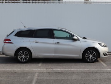 Peugeot 308 II SW 1.2 PureTech 130KM 2017 Peugeot 308 1.2 PureTech, Navi, Klima, zdjęcie 5