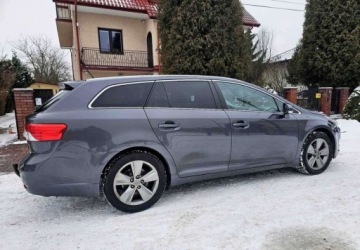 Toyota Avensis III Wagon Facelifting 1.8 Valvematic 147KM 2014 Toyota Avensis Toyota Avensis 1.8 Premium EU5 1.8 Benzyna 147KM, zdjęcie 4