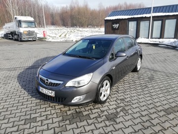 Opel Astra J Hatchback 5d 1.7 CDTI ECOTEC 110KM 2010 Opel Astra J 1.7 ECO TECH 110 PS, zdjęcie 15