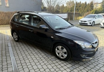 Hyundai i30 I CW Facelifting 1.4 DOHC 109KM 2011 Hyundai i30 1,4 109KM Klimatyzacja 1.4 Benzyna 109KM, zdjęcie 3