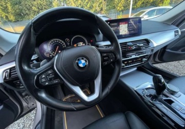 BMW Seria 5 F10-F11 Touring Facelifting 520d 190KM 2017 BMW Seria 5 2.0D 190KM SKORA gwarancjaFULL LED AUTOMAT zarejestrowana, zdjęcie 27