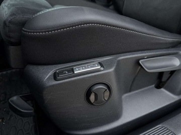 Volkswagen T-Roc I SUV Facelifting 2.0 TSI 190KM 2022 Volkswagen T-Roc 2.0 TSI 190 KM 4Motion FV23 Kamera cofania 2.0 Benzyna, zdjęcie 11