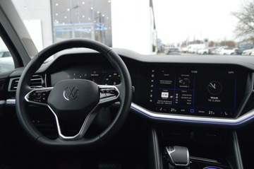 Volkswagen Touareg III SUV 3.0 V6 SCR TDI 286KM 2023 Volkswagen Touareg 3.0 V6 TDI SCR 4Mot ,Salon PL,Serwis ASO,Bezwypadkowy,, zdjęcie 28