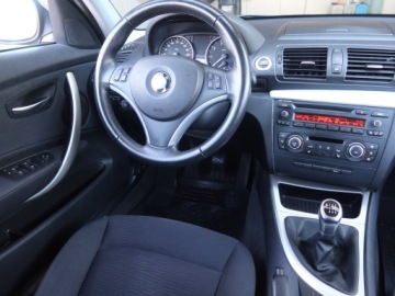 BMW Seria 1 F20-F21 2011 BMW 1 116i, Klima, Klimatronic, Tempomat, zdjęcie 6