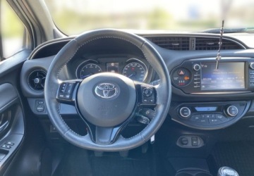 Toyota Yaris III Hatchback 5d Facelifting 2017 1.5 Dual VVT-iE 111KM 2019 Toyota Yaris 1.5 Selection ASO 1szy wlasciciel Salon PL Toyota Mikolaj, zdjęcie 3