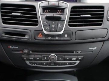 Renault Laguna III Hatchback 2.0 16v 140KM 2007 Renault Laguna 2.0 16V, Navi, Klima, Klimatronic, zdjęcie 14