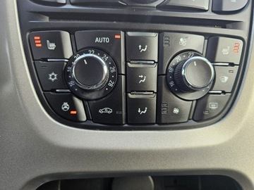 Opel Astra J Sports Tourer Facelifting 1.4 Turbo ECOTEC 140KM 2013 Opel Astra KlimaTronik ,Elektryka ,Pdc, Serwis, zdjęcie 27