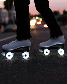 СВЕТЯЩИЕСЯ БЕЛЫЕ СВЕТЯЩИЕСЯ КОЛЕСА 62 ММ ДЛЯ РОЛИКОВЫХ КОНЬКОВ