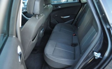 Opel Astra J Hatchback 5d 1.4 Turbo ECOTEC 140KM 2012 Opel Astra 1.4 Benzyna Xenon Tempomat Cz. parkowania Klimatyzacja 1.4 140KM, zdjęcie 19