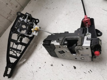 OPEL ASTRA H 3 III 13210738 PU ZÁMEK LEVÝ ZADNÍ