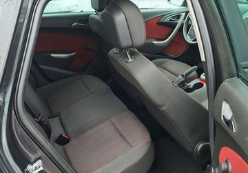 Opel Astra J Hatchback 5d 1.4 Turbo ECOTEC 140KM 2011 Opel Astra sprowadzone zarejestrowane 1.4 Benzyna 140KM, zdjęcie 17