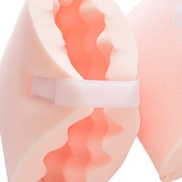 2 накладки для пяток, наполненные мягкой губкой.