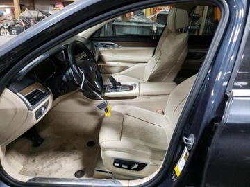 BMW Seria 7 G11-G12 2017 BMW Seria 7 BMW 740 XI, 2017r., 4x4, 3.0L 3.0 Benzyna 320KM, zdjęcie 5