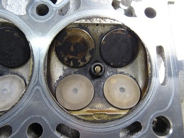 VW UP 1.0 HLAVA MOTORU 04C103475L 04C103404F