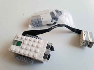 Hub Wedo 2.0 wraz z silnikiem oraz czujnikami wychylenia i ruchu
