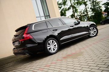 Volvo V60 II  Kombi 2.0 D3 150KM 2020 PIĘKNE V60 MOMENTUM PRO __ KUBEŁKOWE FOTELE, zdjęcie 4