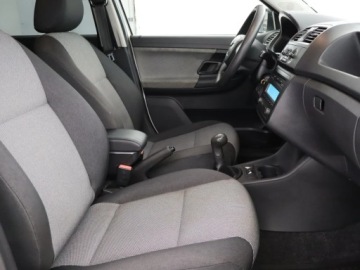 Skoda Fabia II Kombi Facelifting 1.6 TDI CR DPF 75KM 2010 Skoda Fabia 1.6 TDI, Salon Polska, HAK, Klima, zdjęcie 8