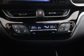 Toyota C-HR I Crossover 1.8 Hybrid 122KM 2018 Toyota C-HR 1.8 Hybrid, Salon Polska, zdjęcie 15