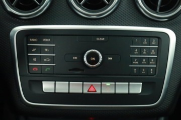 Mercedes Klasa A W176 Hatchback 5d Facelifting 160 102KM 2016 Mercedes A A 160, Salon Polska, Skóra, Klima, zdjęcie 12