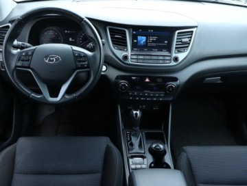 Hyundai Tucson III SUV 1.7 CRDi 141KM 2016 Hyundai Tucson 1.7 CRDi, Salon Polska, zdjęcie 2