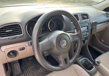 Volkswagen Golf VI Variant 1.6 TDI-CR DPF BlueMotion 105KM 2011 Volkswagen Golf Wersja Comfortline 1.6 Diesel 105KM, zdjęcie 10