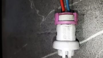 813971955 ZÁSTRČKA KONEKTOR SMĚROVKA PASSAT B5 A4