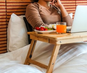 ОХЛАЖДЕНИЕ НОУТБУКА, ИНДУКЦИЯ, ЛАМПА, БАМБУКОВЫЙ СТОЛ