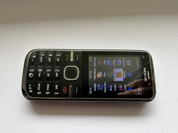 Телефон Nokia C5-00 в сборе.