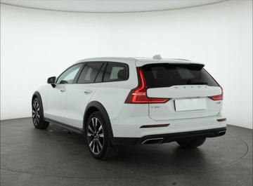 Volvo V60 II  Kombi 2.0 D4 190KM 2019 Volvo V60 Cross Country D4 2.0 AWD, Salon Polska, zdjęcie 3