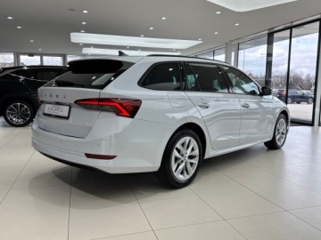 Skoda Octavia IV Kombi 2.0 TDI 115KM 2022 Skoda Octavia Ambition / LED / Kamera cofania / Ca, zdjęcie 3