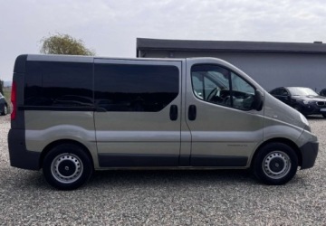 Renault Trafic II Furgon 2.0 dCi 115KM 2007 Renault Trafic 2007r. 2.0 Diesel 114KM, zdjęcie 4