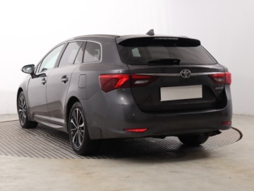Toyota Avensis III Wagon Facelifting 2015 1.8 Valvematic 147KM 2018 Toyota Avensis 1.8 Valvematic, Salon Polska, zdjęcie 3